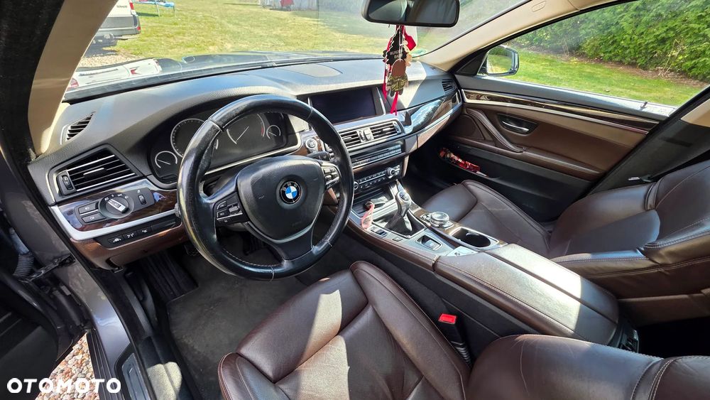 BMW Seria 5 520d Luxury Line - 13