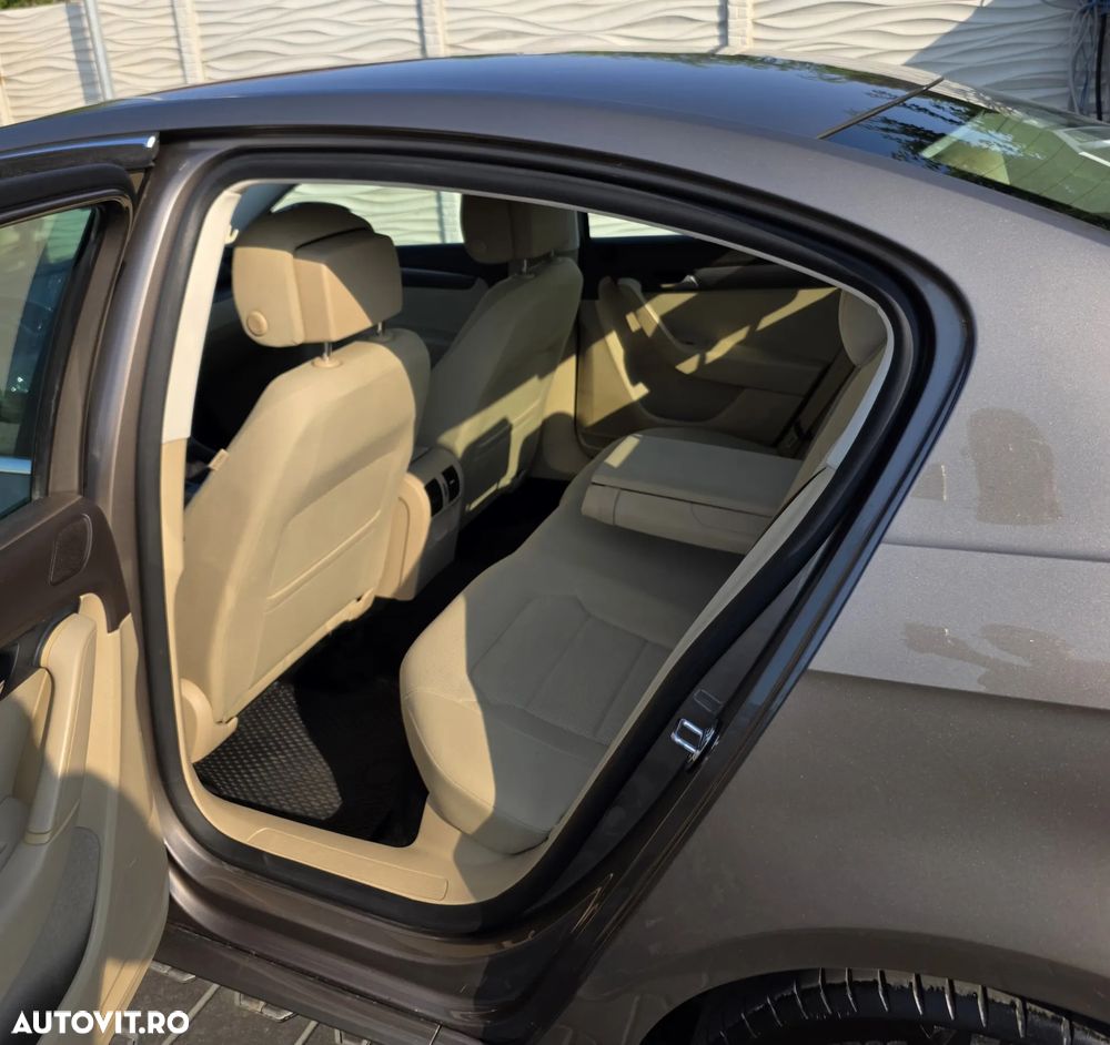 Volkswagen Passat - 19