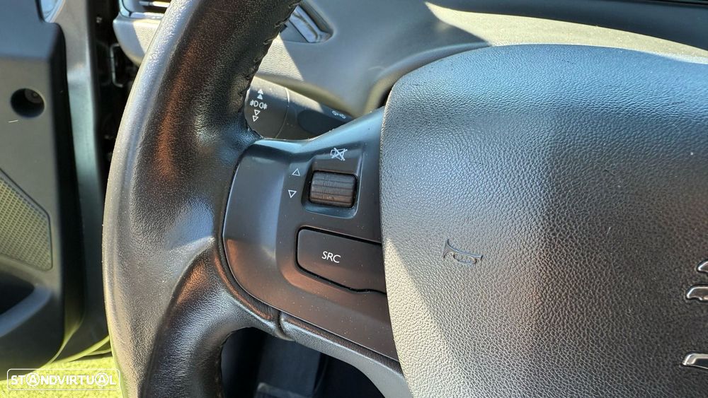 Peugeot 208 1.5 BlueHDi Signature - 23