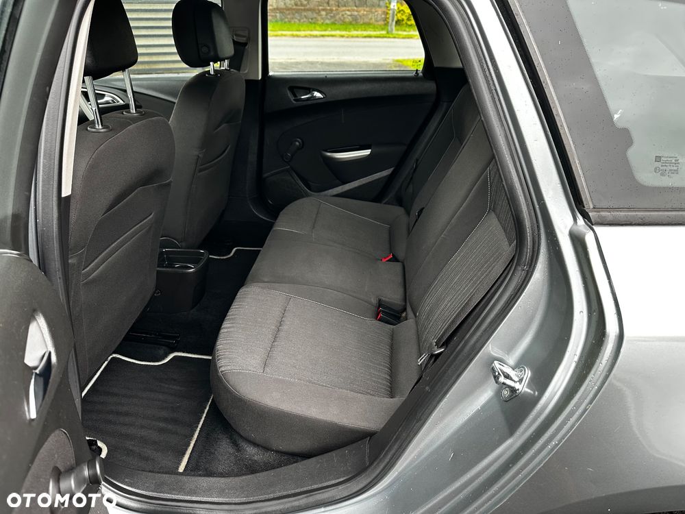 Opel Astra 1.4 150 Jahre - 15
