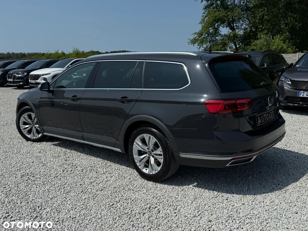 Volkswagen Passat Alltrack 2.0 TDI SCR DSG 4Motion - 10