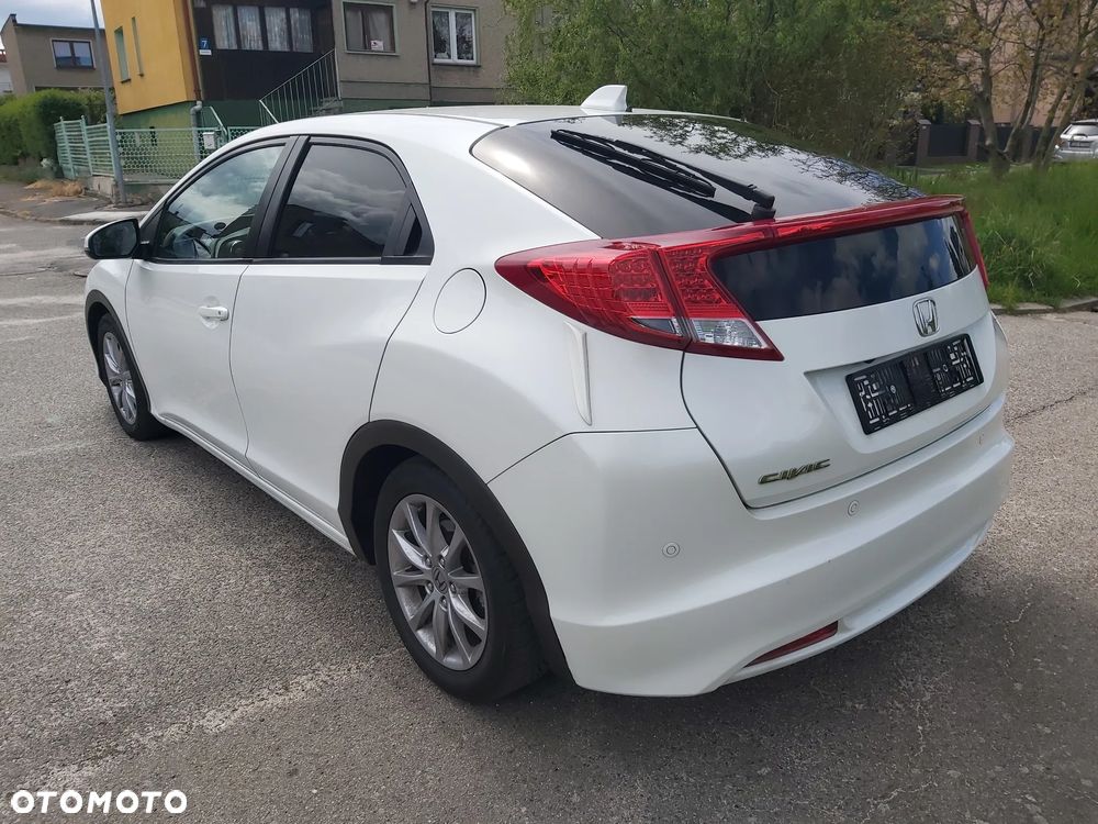 Honda Civic 1.8 i-VTEC Comfort Black Edition - 5