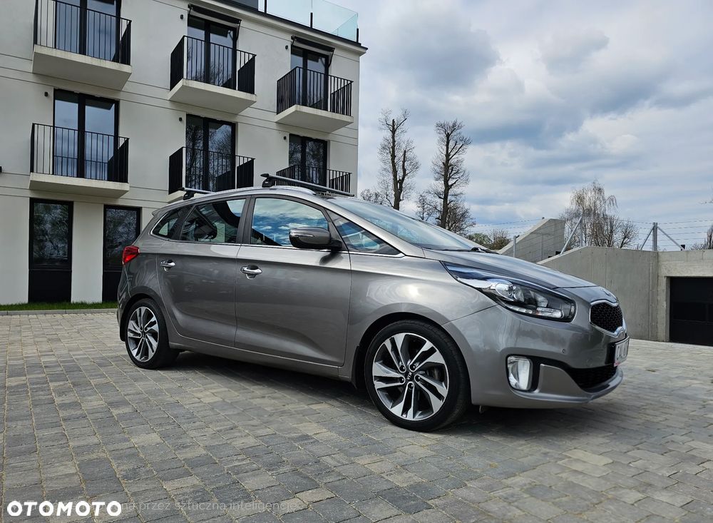 Kia Carens - 9