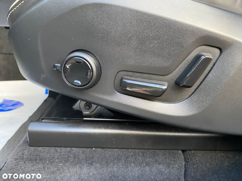 Volvo XC 60 B4 D Geartronic RDesign - 28