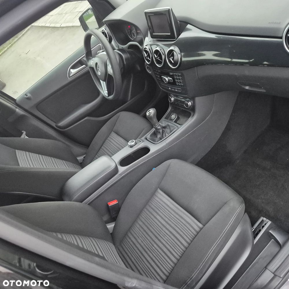 Mercedes-Benz Klasa B 180 BlueEFFICIENCY Edition - 9