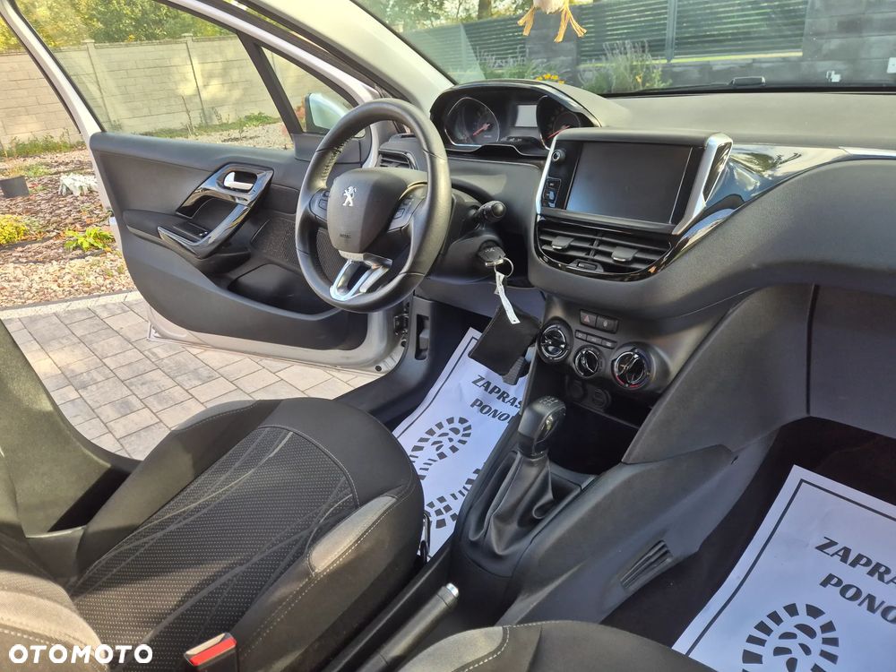 Peugeot 208 - 28