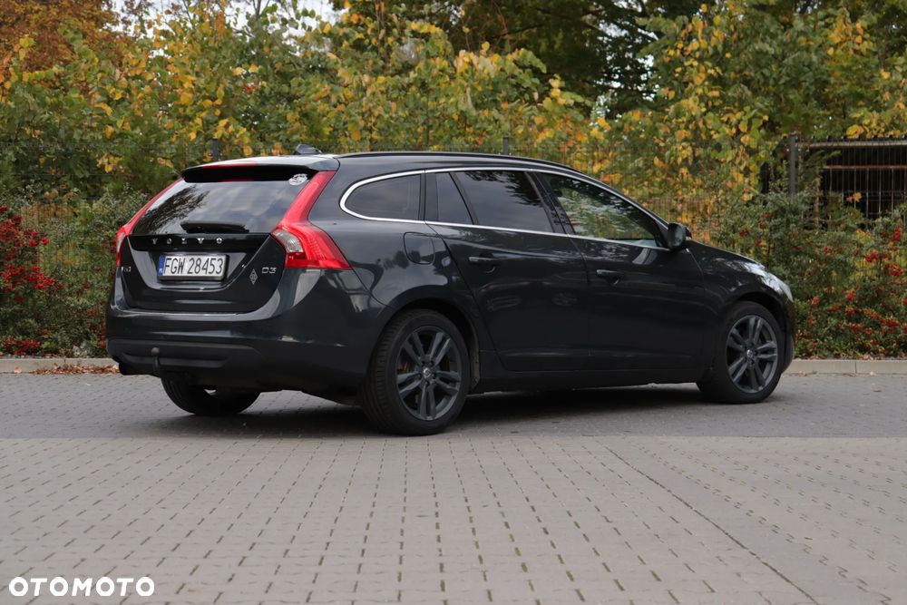 Volvo V60 D3 Momentum - 12