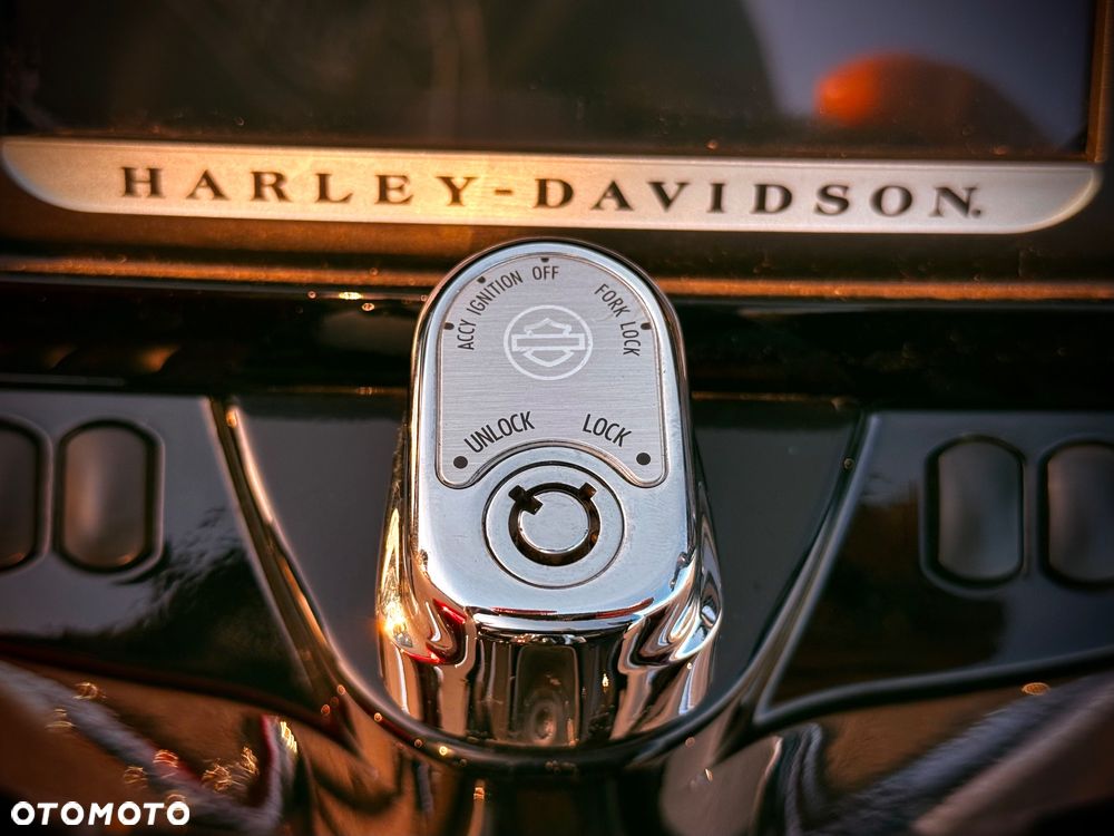 Harley-Davidson Touring Street Glide - 9