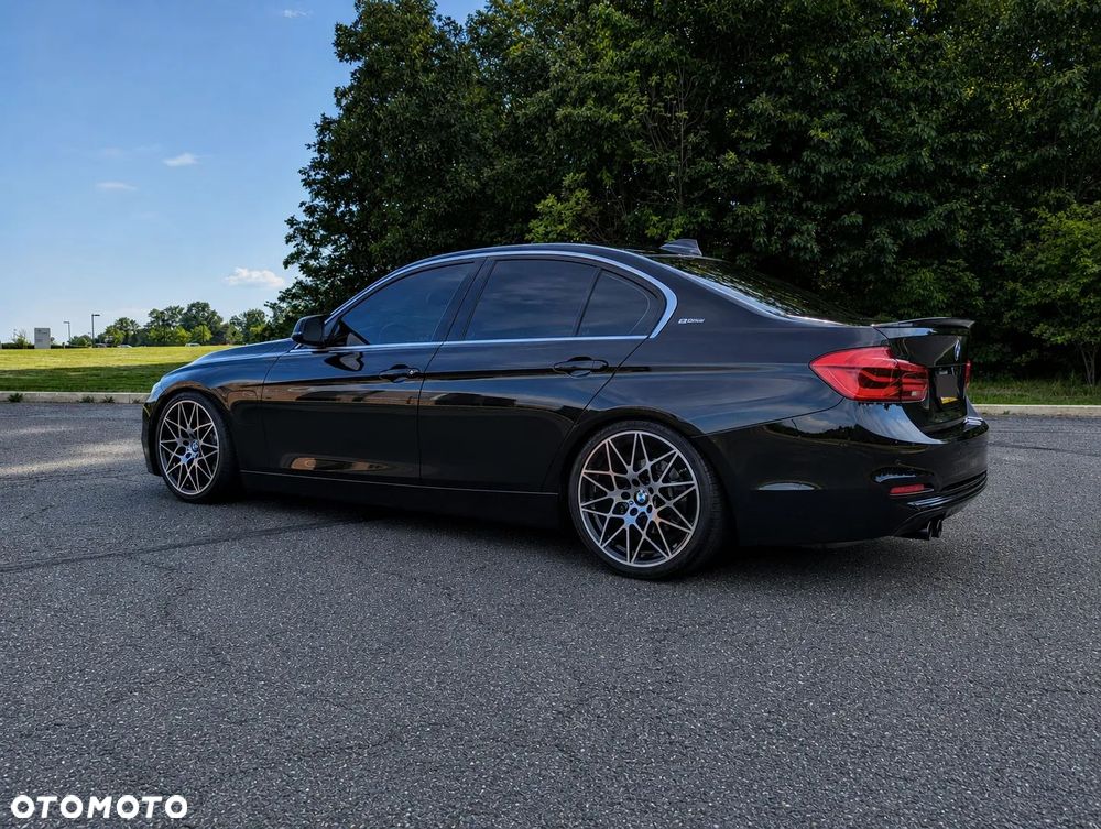 BMW Seria 3 330i xDrive Edition M Sport Shadow - 4