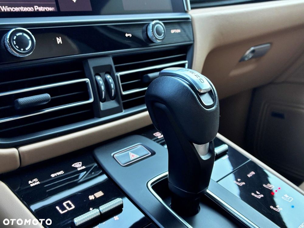 Porsche Macan - 36