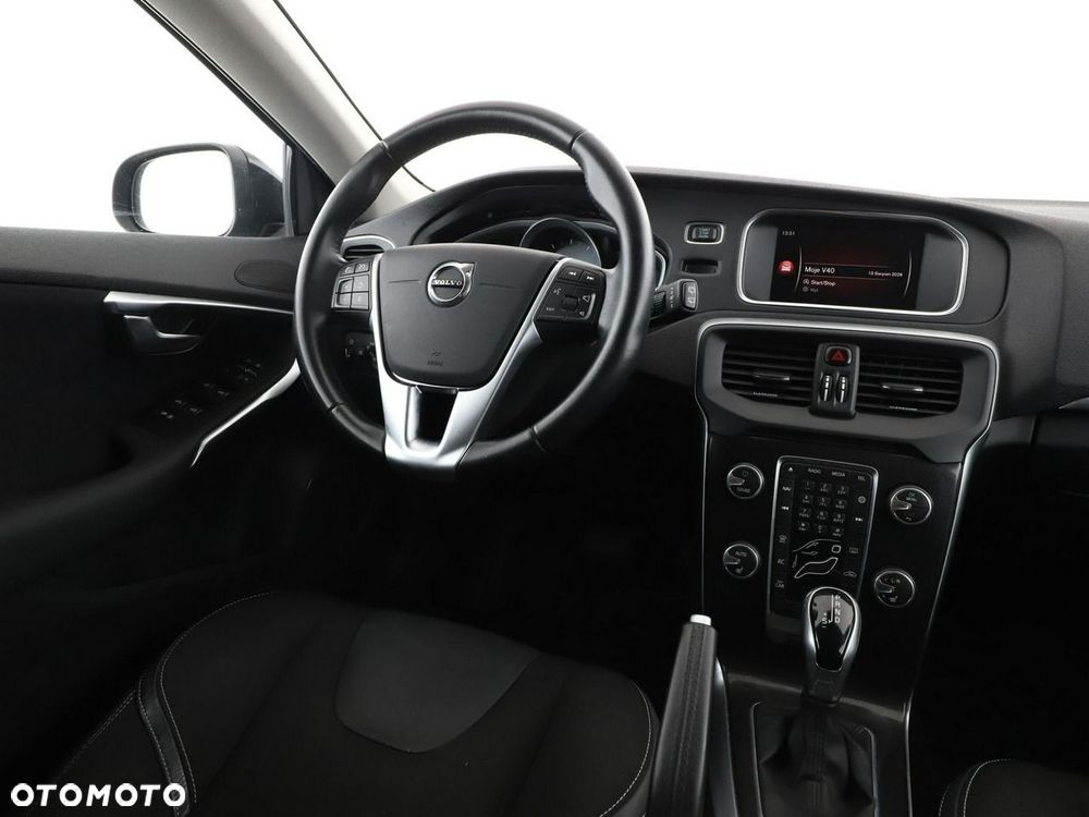 Volvo V40 T3 Geartronic Momentum - 17
