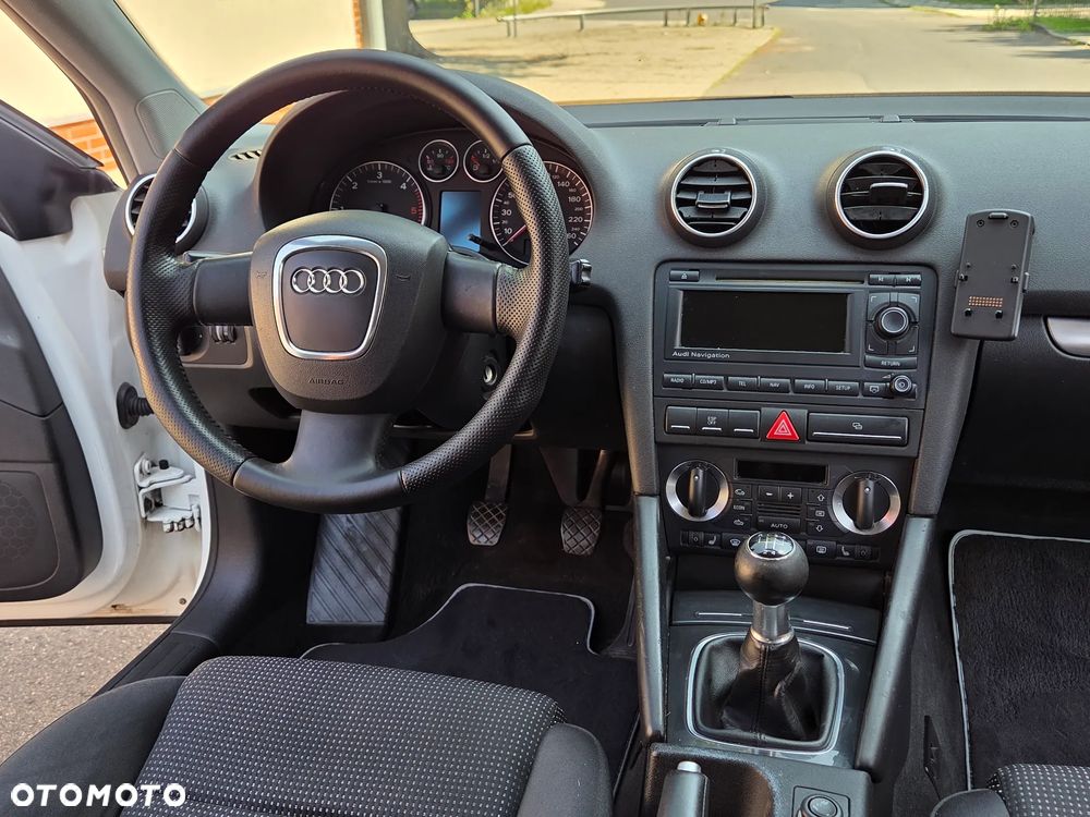 Audi A3 Sportback 1.9 TDI DPF Ambiente - 24