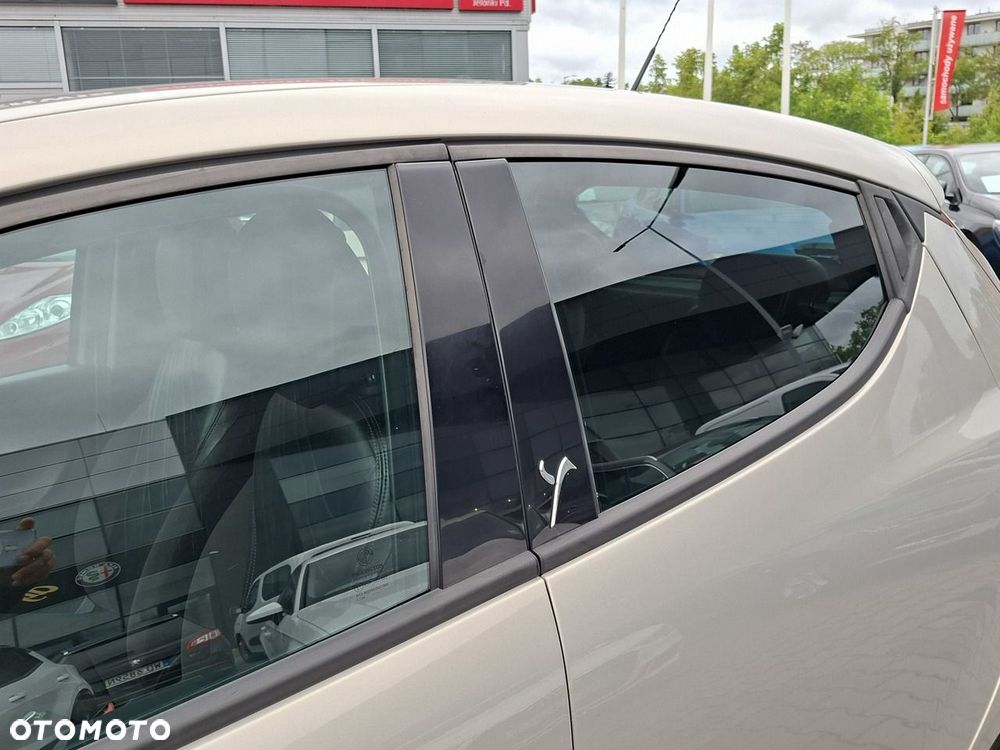 Lancia Ypsilon - 8