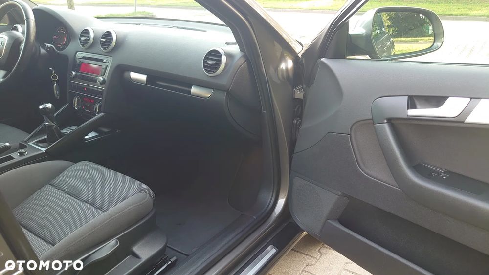 Audi A3 Sportback 2.0 TDI DPF S line Sportpaket - 13