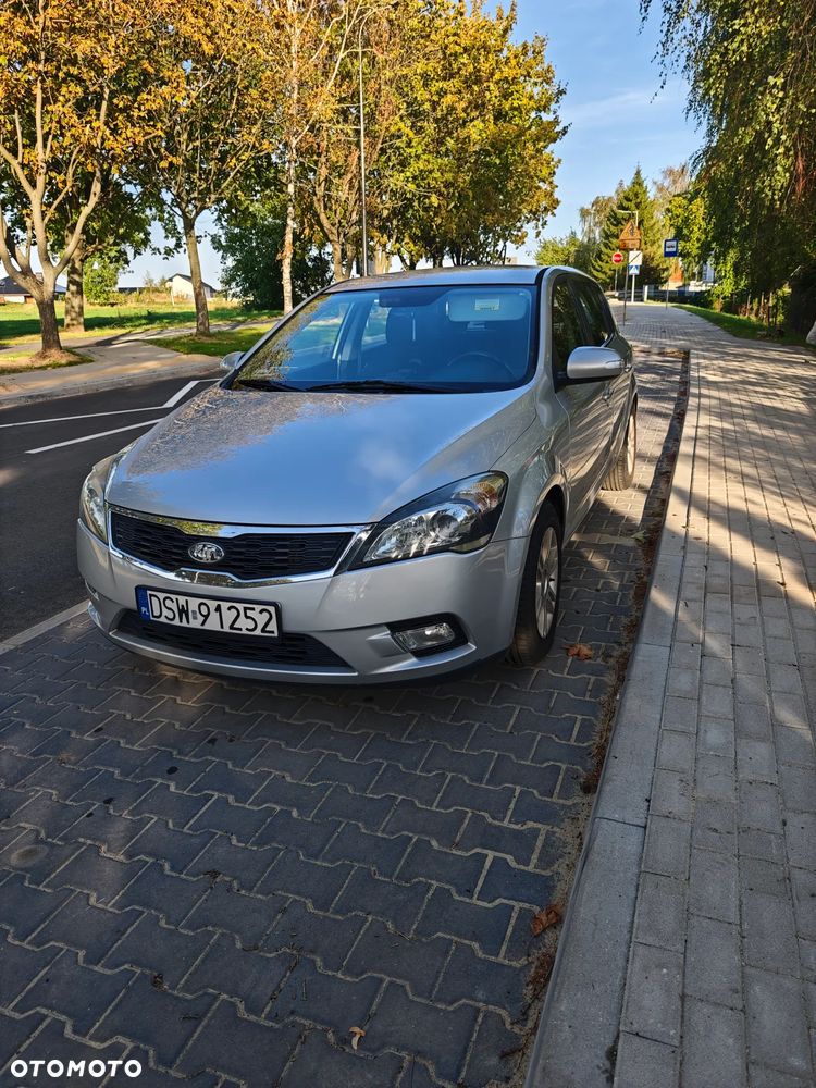 Kia Ceed - 1