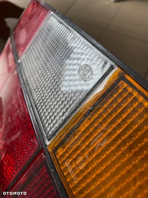 LAMPA PRAWA TYŁ PORSCHE 924 944 HELLA - 2