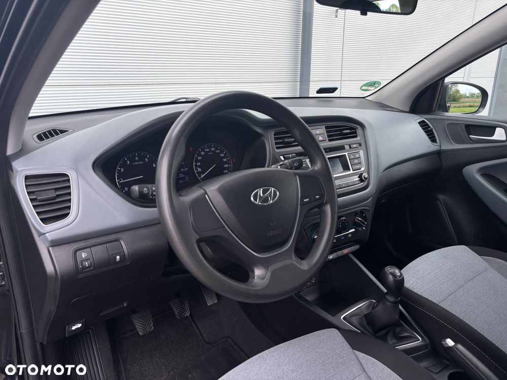 Hyundai i20 blue 1.2 Classic - 23