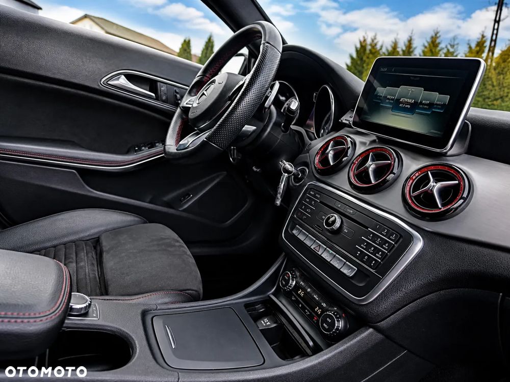Mercedes-Benz CLA - 16