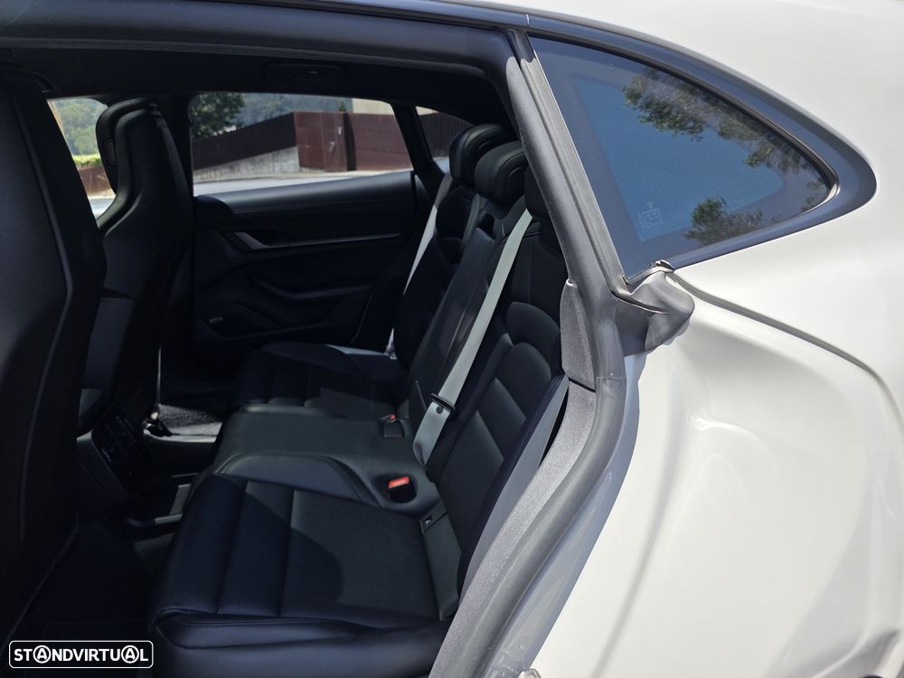 Porsche Taycan Sport Turismo - 23