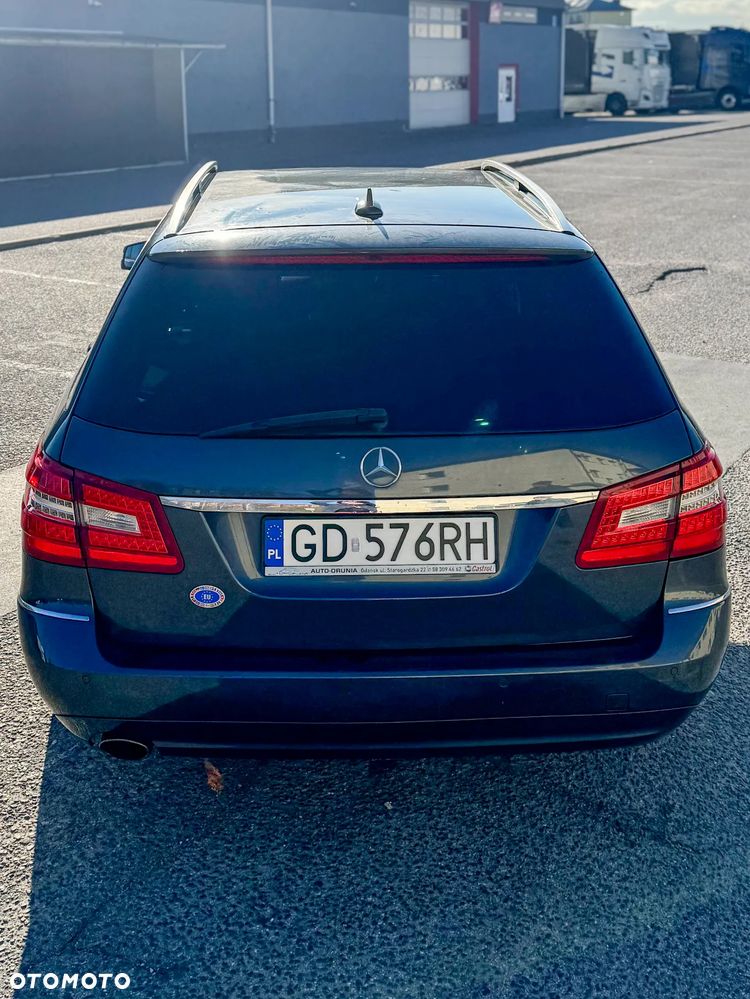 Mercedes-Benz Klasa E 200 T BlueEFFICIENCY 7G-TRONIC Elegance - 8