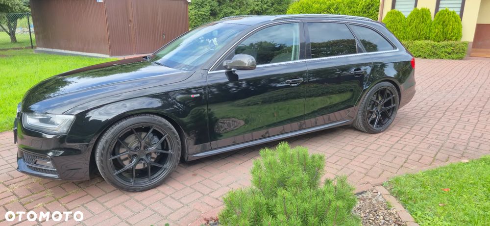 Audi A4 Avant 2.0 TDI Quattro S tronic - 27