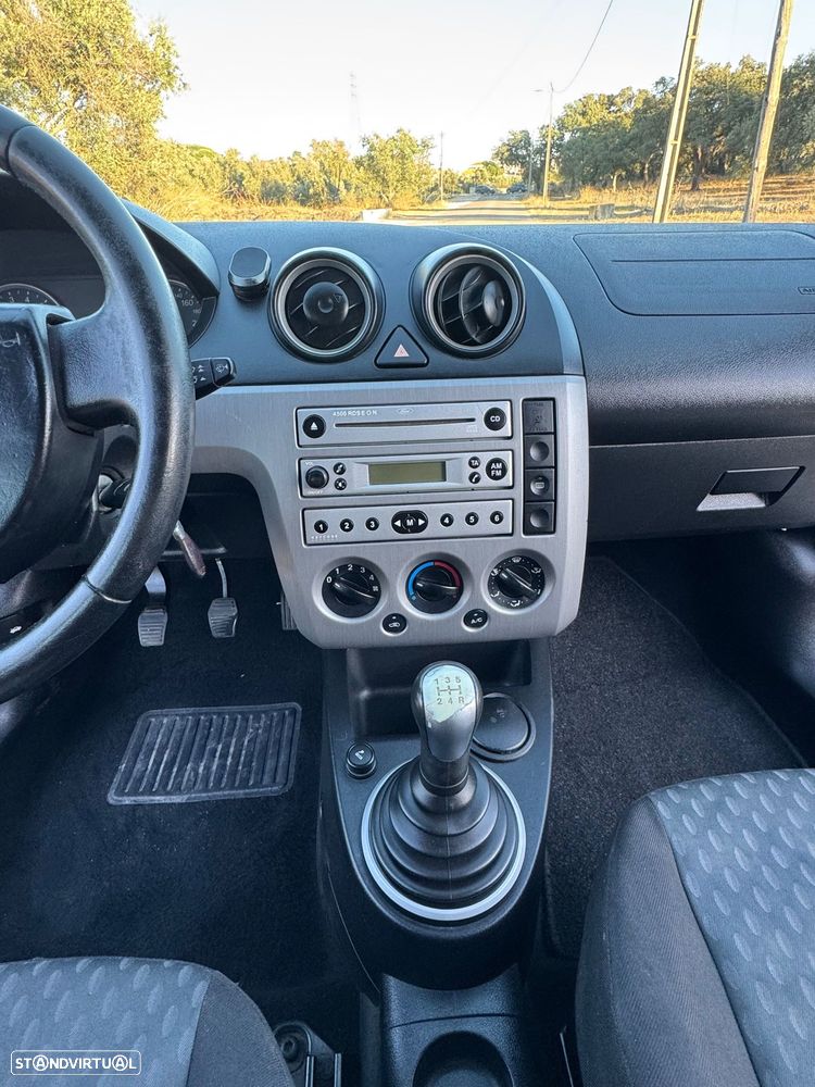 Ford Fiesta 1.25 Ghia - 19