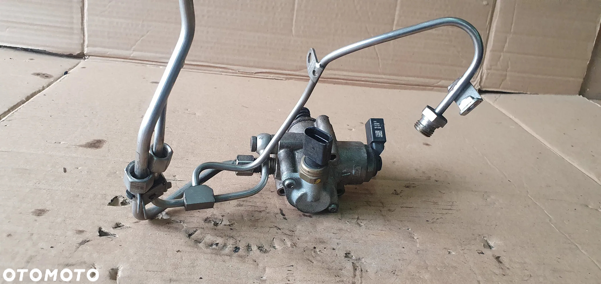 Pompa wysokiego ciśnienia paliwa Audi A4 B7 2.0 TFSI 06F025B 06E906051E - 4
