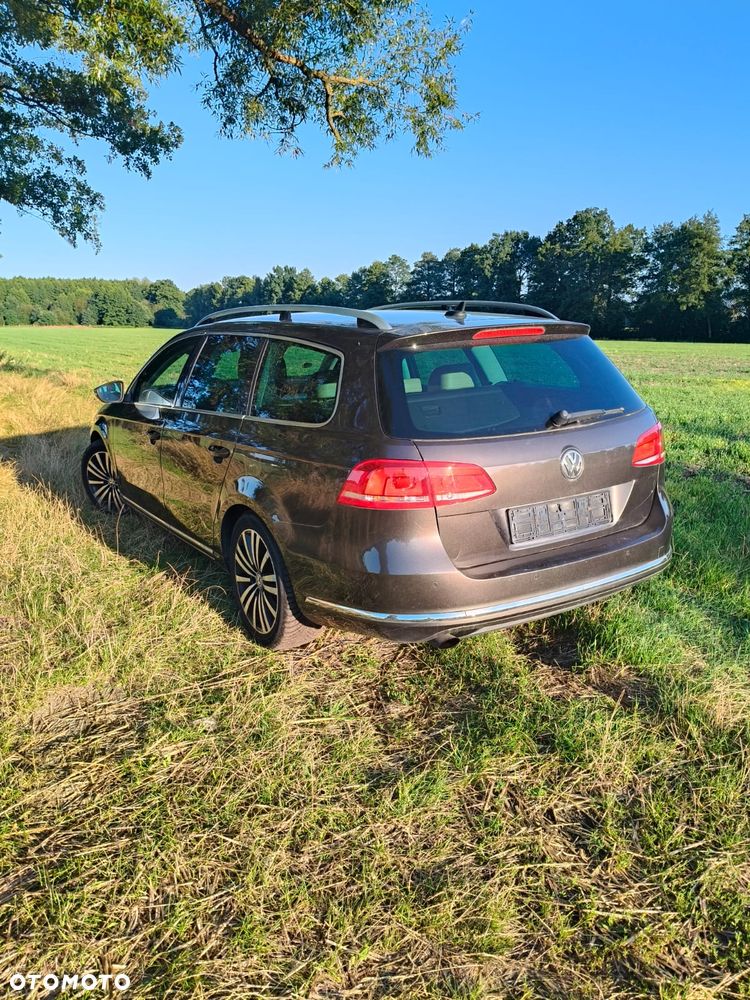 Volkswagen Passat - 4