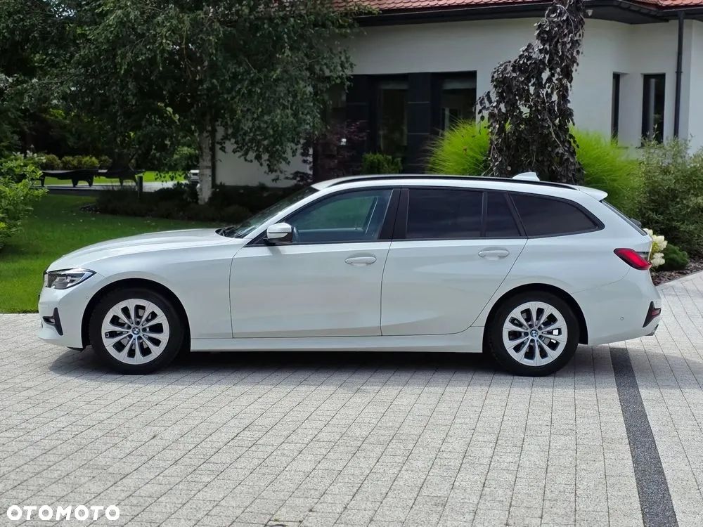 BMW Seria 3 318i M Sport sport - 12