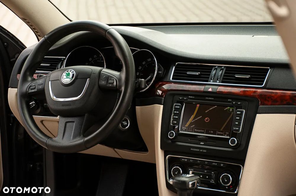 Skoda Superb 2.0 TDI DSG Exclusive - 18