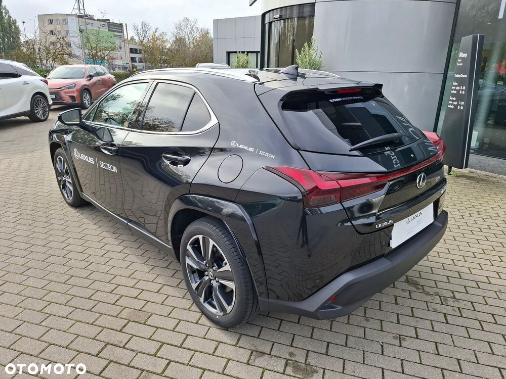 Lexus UX - 3
