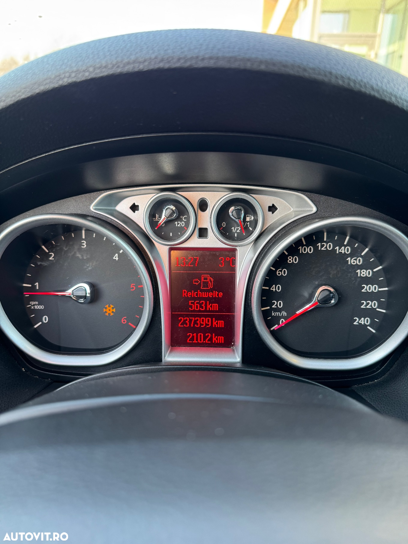 Ford Kuga 2.0L TDCi DPF Trend - 9