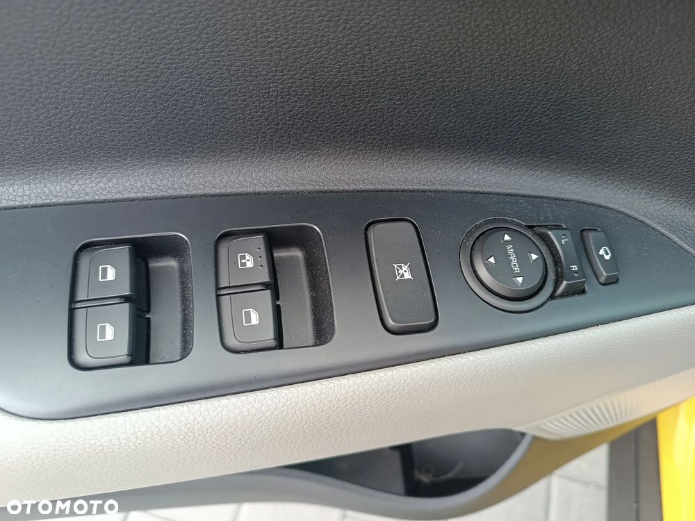 Kia Stonic - 19