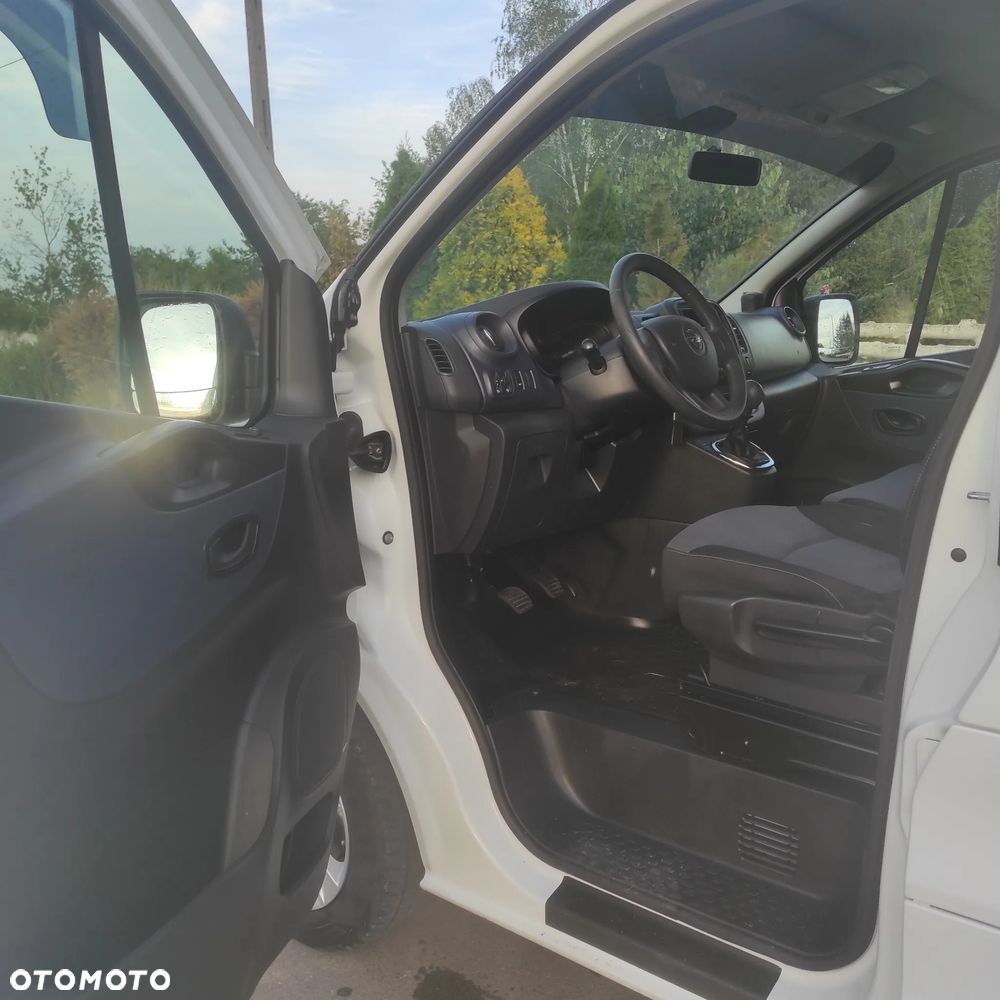Opel Vivaro - 11