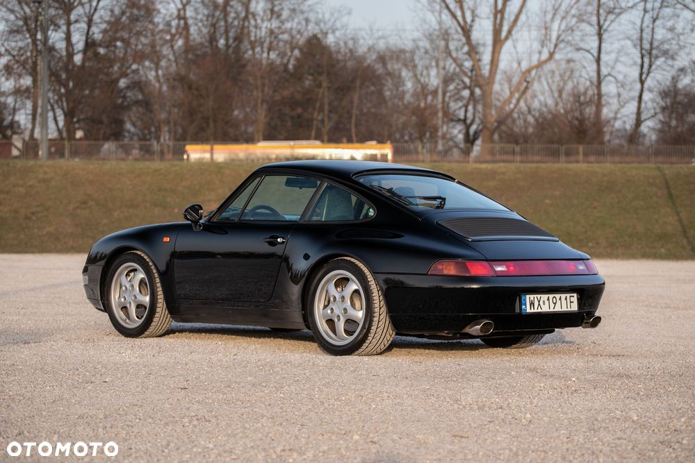 Porsche 911 Carrera 4 - 8