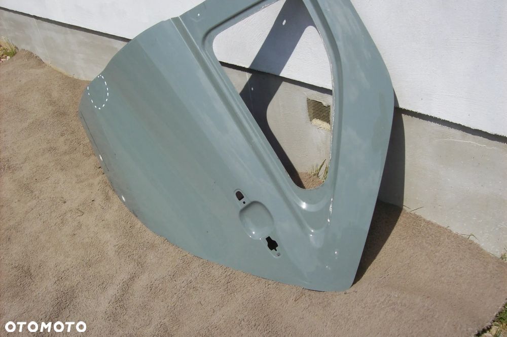 DRZWI TYLNE LEWE TOYOTA AYGO X ROK 20/26 - 2