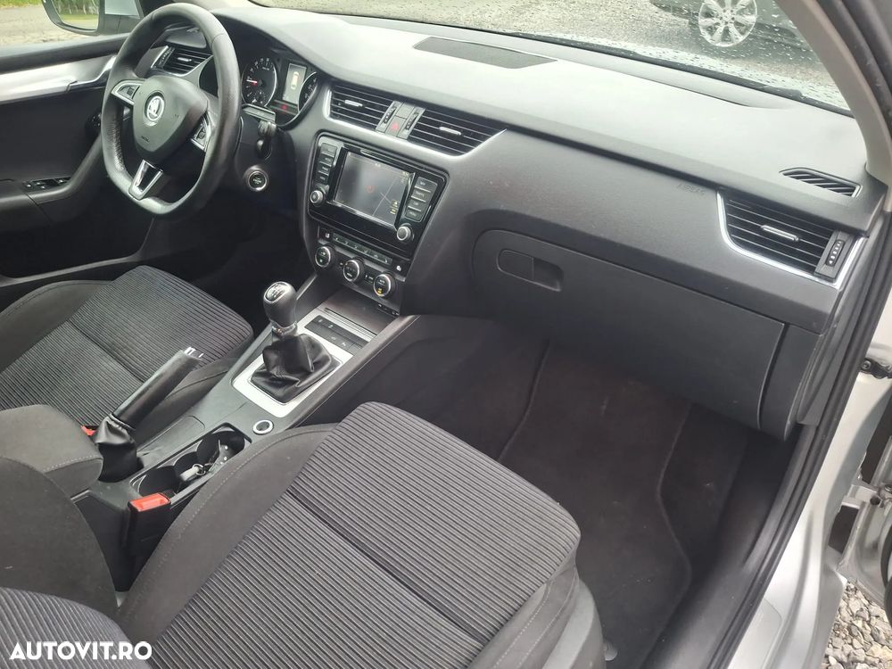 Skoda Octavia 2.0 TDI Premium Edition - 8
