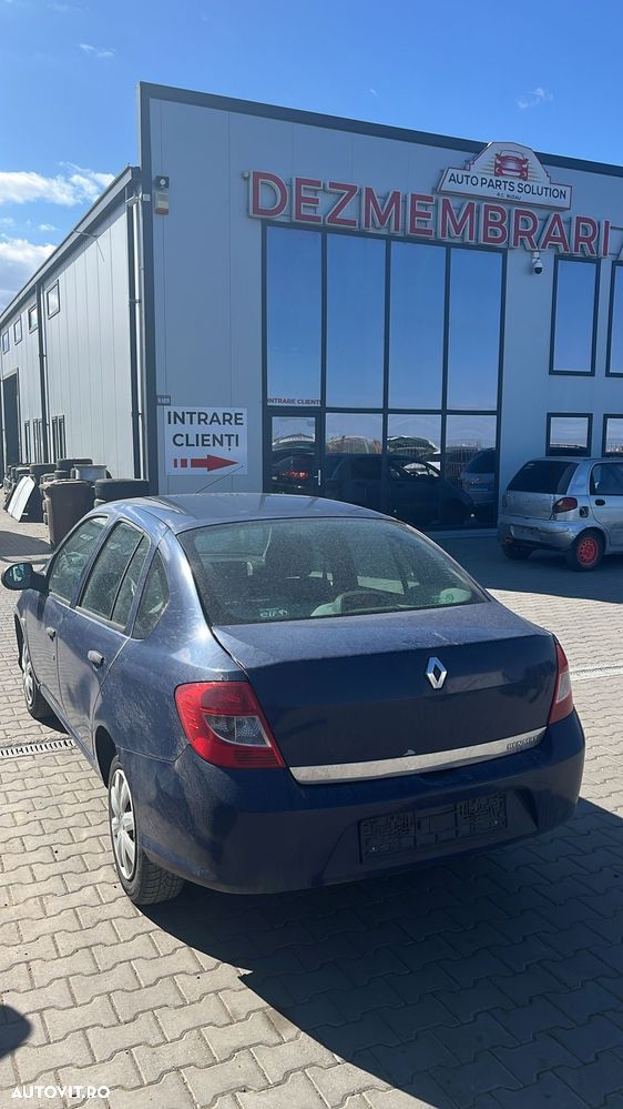 Dezmembram Renault Clio Thalia 1.2 benzina din 2011 - 3