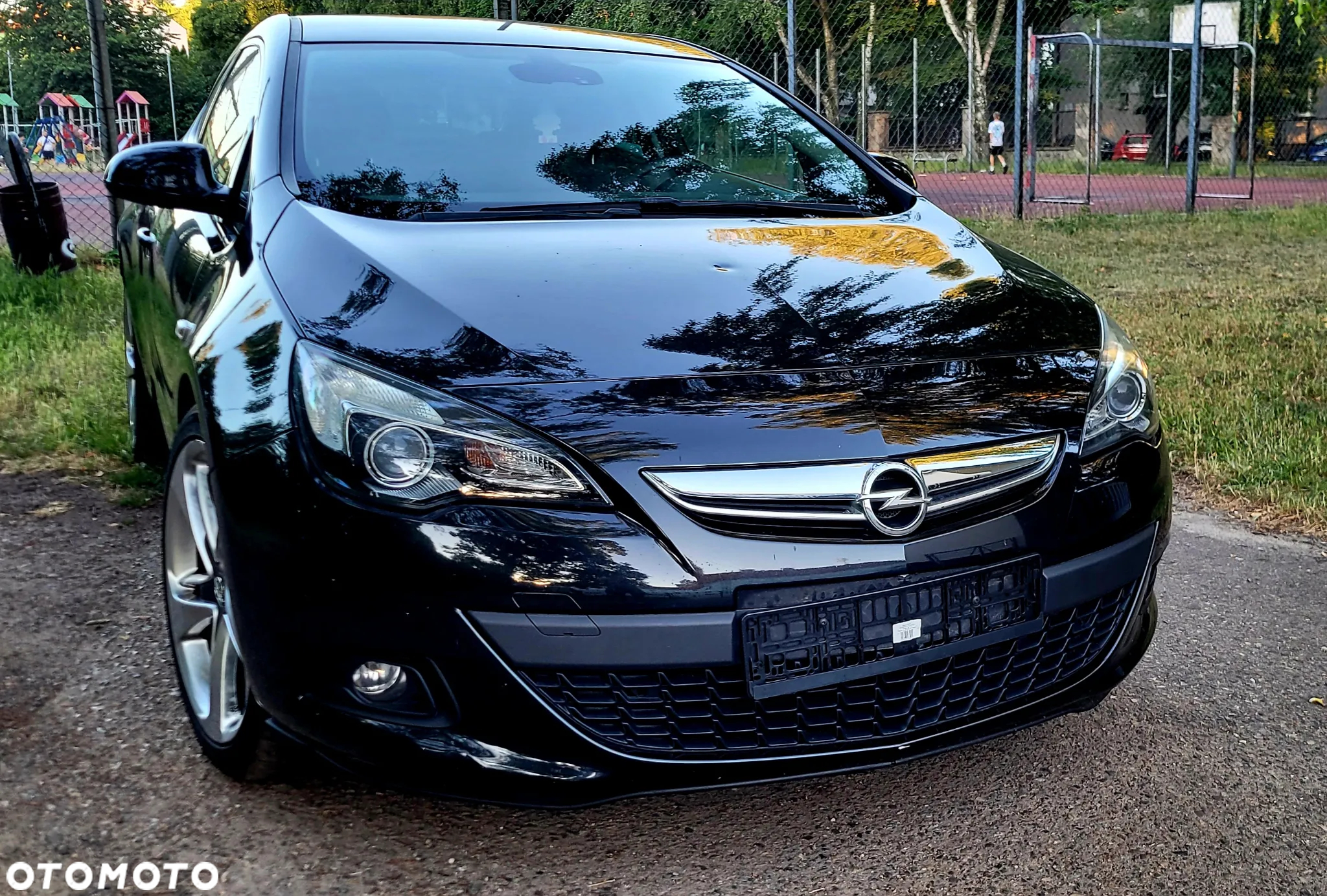 Opel Astra GTC 1.4 Turbo - 11