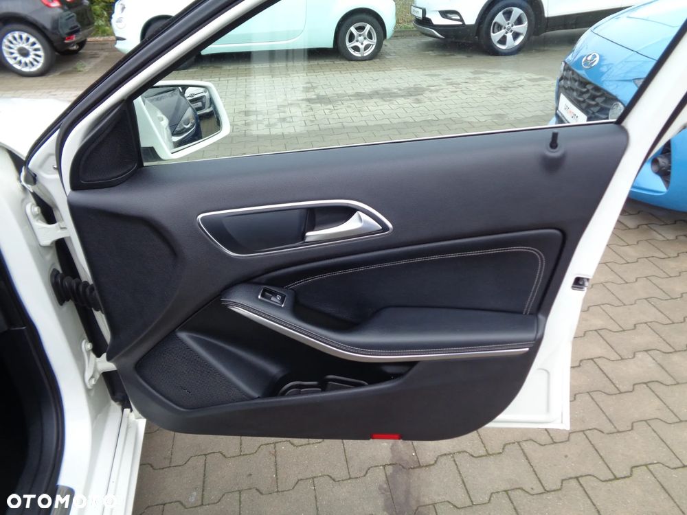 Mercedes-Benz Klasa A 180 7G-DCT Activity Edition - 16