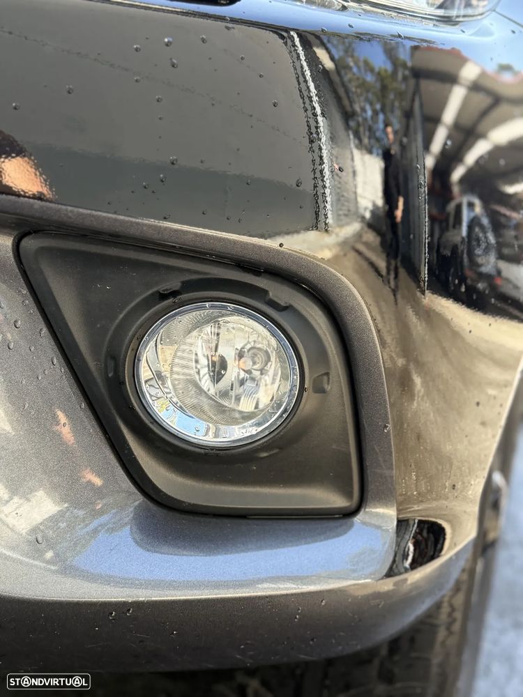 Toyota Hilux 2.4 D-4D 4WD CD Premium Edition - 23