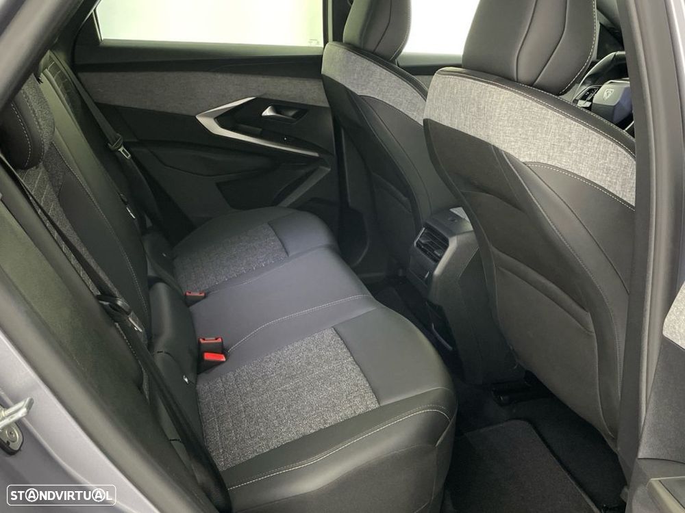 Peugeot 3008 1.2 Hybrid Allure e-DCS6 - 23