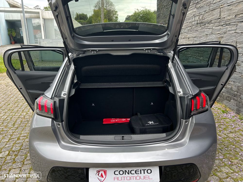 Peugeot e-208 GT - 24