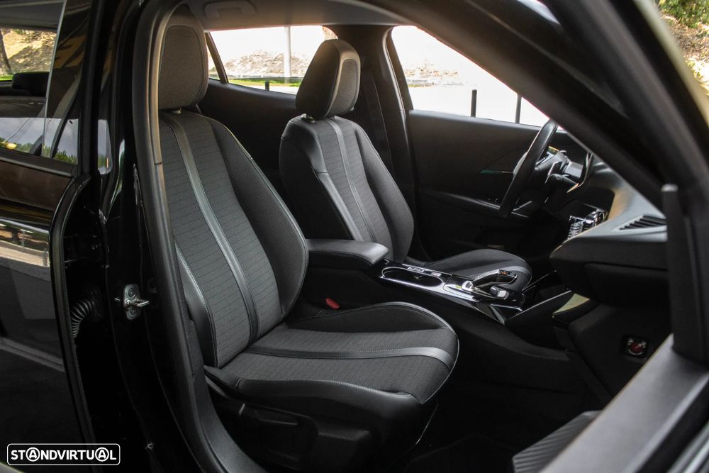 Peugeot 2008 1.5 BlueHDi Allure EAT8 - 24