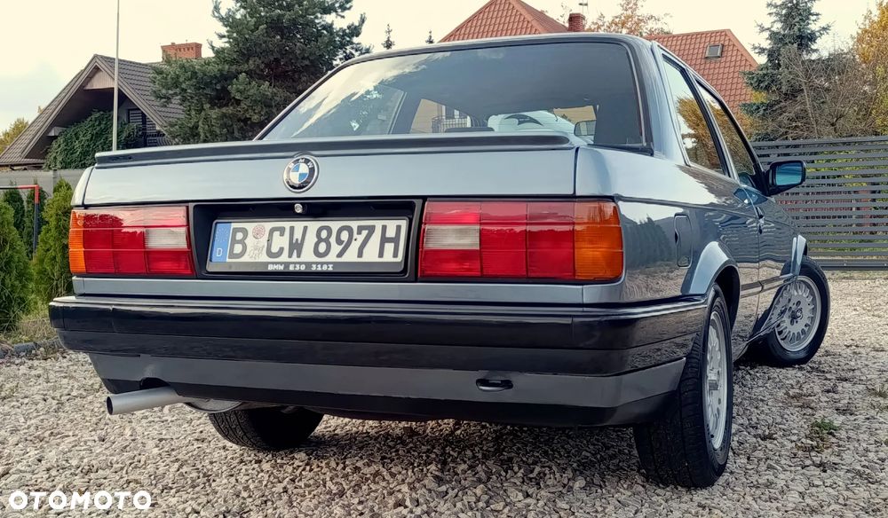 BMW Seria 3 318i - 21