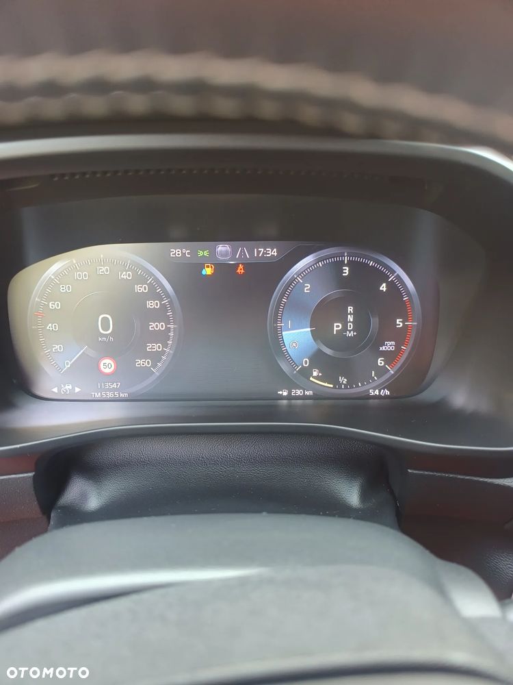 Volvo XC 40 D4 AWD R-Design - 6