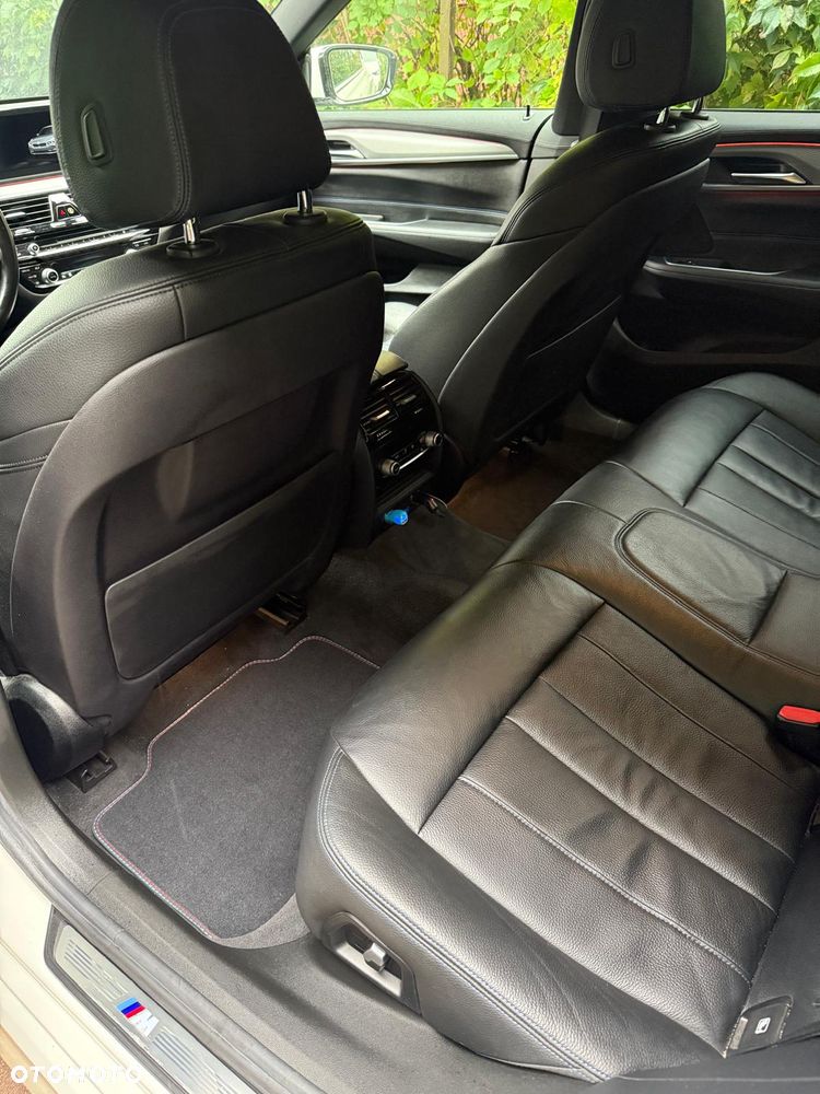 BMW 6GT 630i M Sport - 16