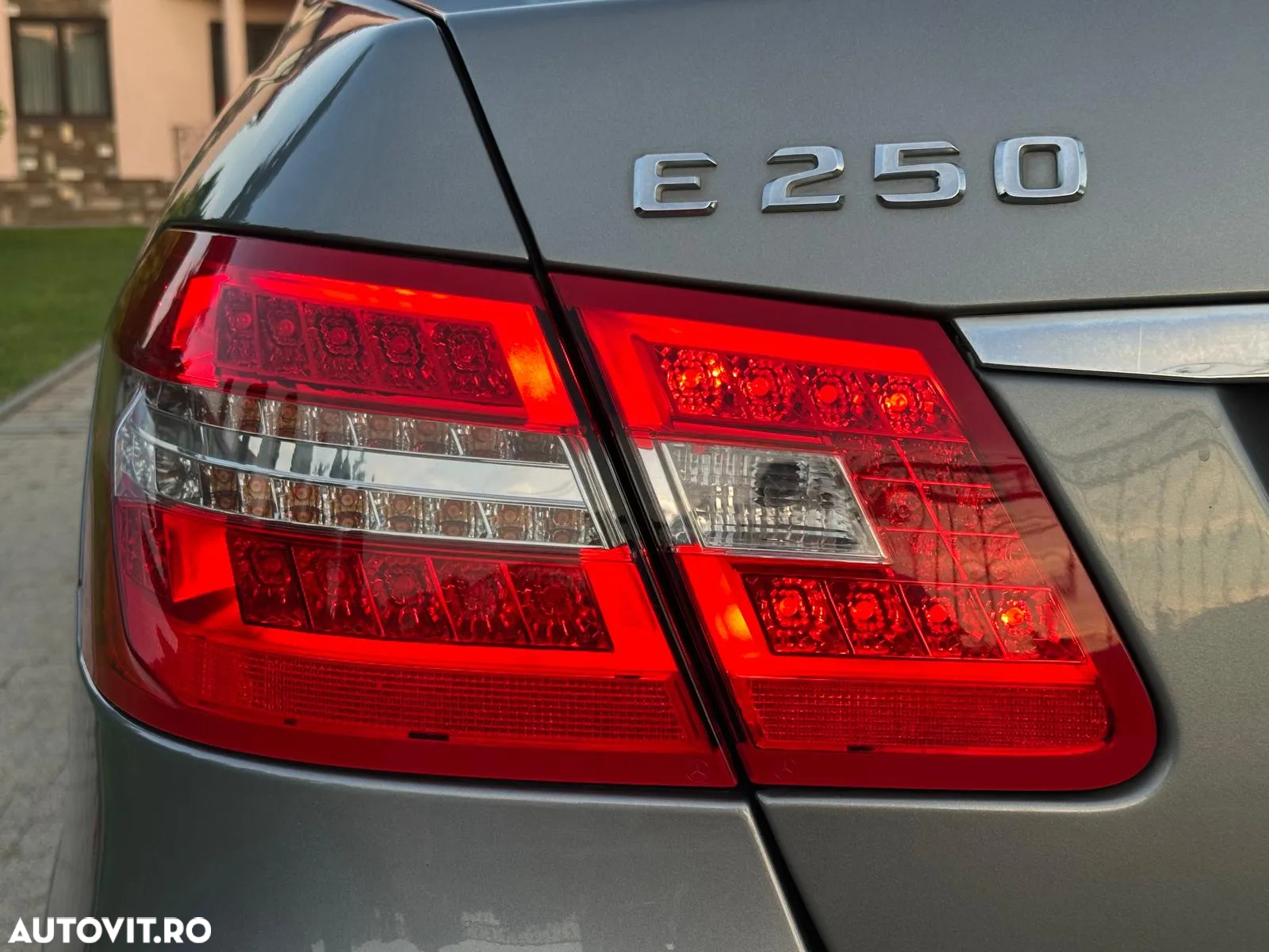 Mercedes-Benz E 250 CDI DPF BlueEFFICIENCY Automatik Avantgarde - 25