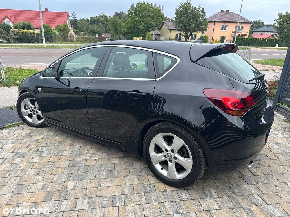 Opel Astra 1.6 Turbo Edition Sport - 2