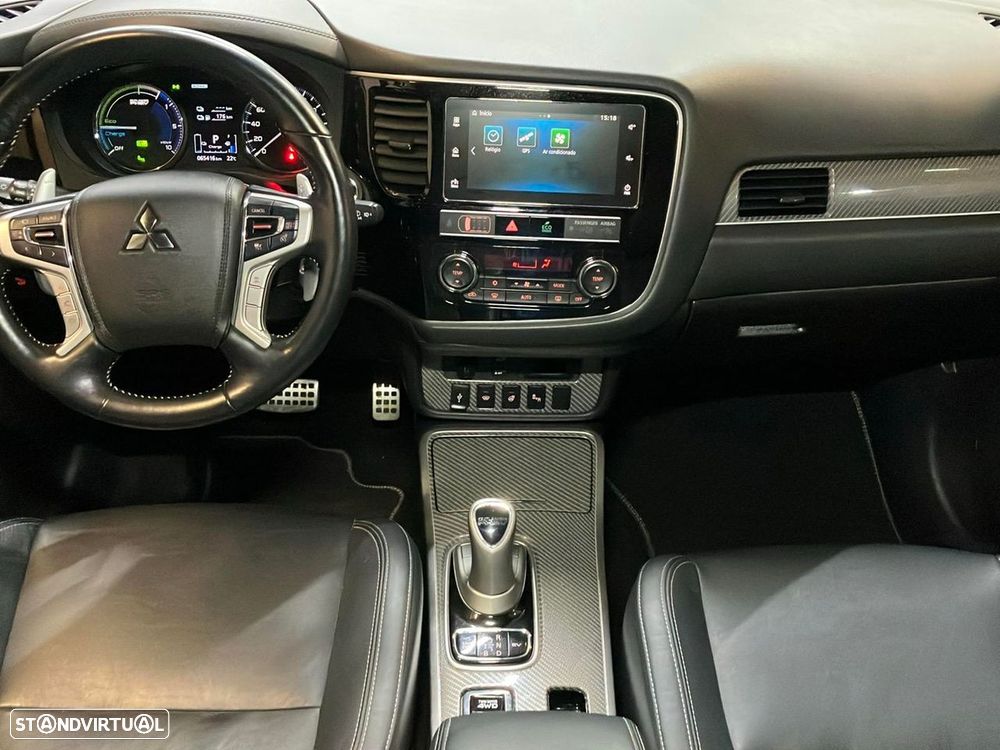 Mitsubishi Outlander - 11